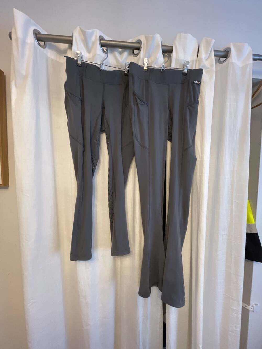 Pair of Kerrits Size S Equestrian Riding Tights with Silicone Grip